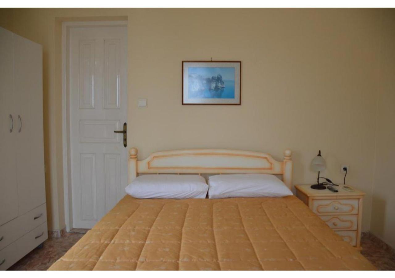Kardoulis Rooms Triovasalos ภายนอก รูปภาพ